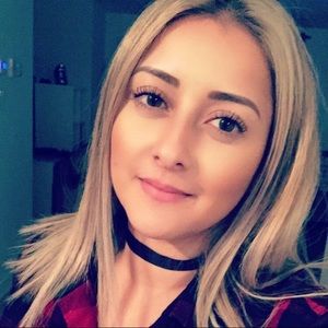 Meet your Posher, Ana lucia